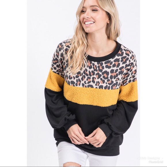 🛍LAST 1! Leopard Color Block Fuzzy Sweater! - Picture 4 of 8